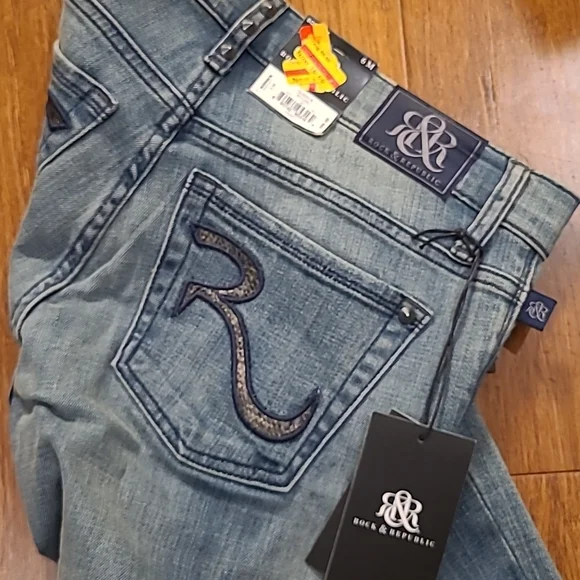 NWT Rock Republic Boot Cut Jeans - Picture 2 of 3